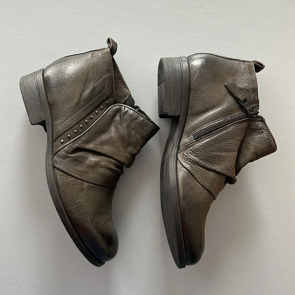 New Miz Mooz Women's Snap Wide Bootie in Ash Size 38 Wide